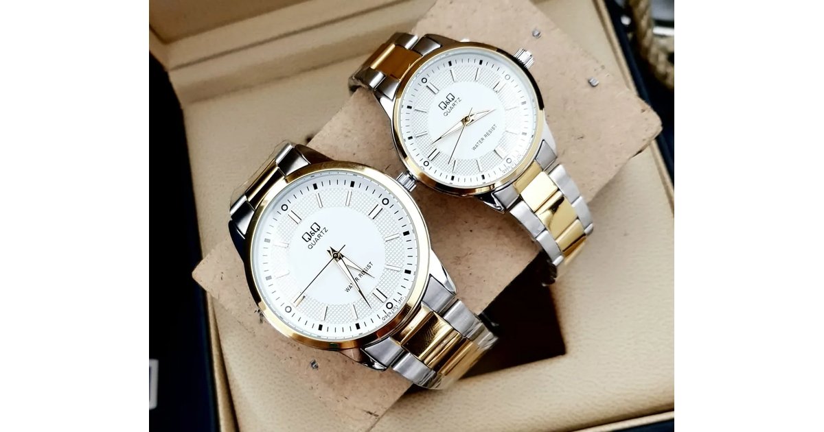 Combo Relojes Pareja Duo QQ Acero Quartz - Un Hermoso Regalo a la Elegancia - Dorado/Plateado/Blanco
